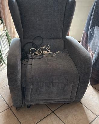 poltrona elettrica alzapersona e reclinabile