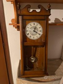 Orologio a pendolo da parete in legno