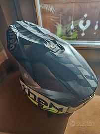 Casco e occhiali da cross 