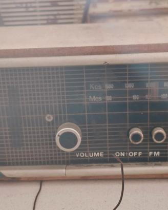 Radio vintage artigianale 