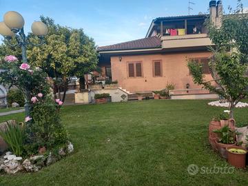 Splendida Villa quadrifamiliare