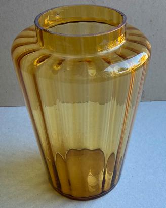 Vaso in vetro soffiato color ambra