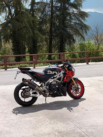 Aprilia Tuono V4 2023 Factory