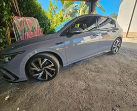 VOLKSWAGEN Golf 8 R-LINE 2.0 TDI DSG 150 CV