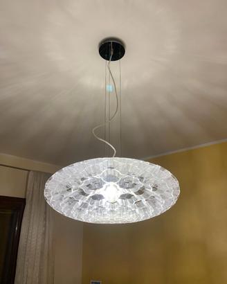 lampadario moderno con materiale di pregio