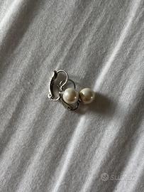 Orecchini in oro bianco e perle