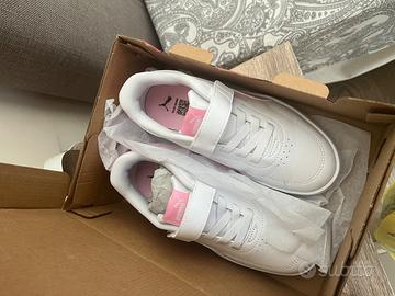 Sneaker