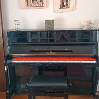 pianoforte a muro