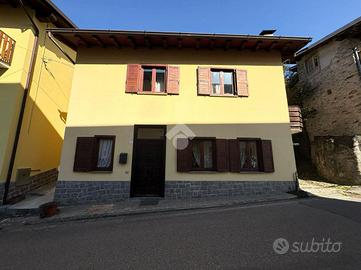 CASA SEMINDIPENDENTE A TRESIVIO