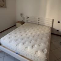 Letto matrimoniale con materasso