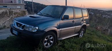 Nissan Terrano 2 2.7