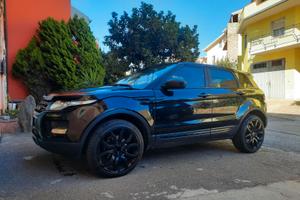 Evoque total black 2.2 150 cv