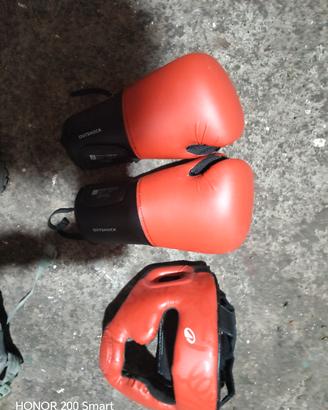 guantoni con caschetto 