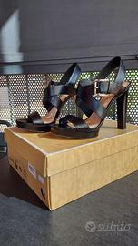 Sandalo vera pelle nero  marca MICHAEL KORS