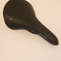 sella gravel / touring Fizik