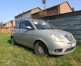 Lancia Ypsilon momo design