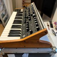 Moog sub sequent 37