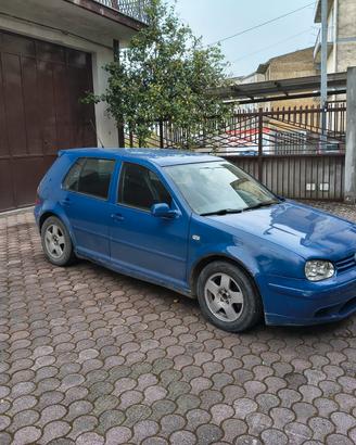 GOLF IV