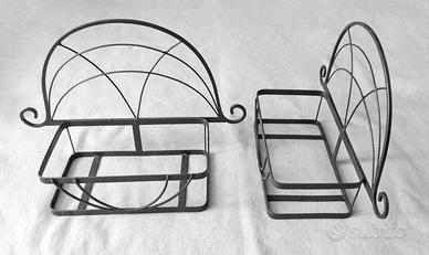 N. 2 PORTAVASO FIORIERA DA BALCONE IN FERRO BATTUT