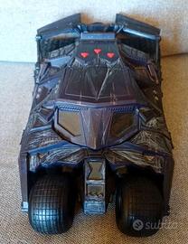 Batman Begins Batmobile 2005 Comics auto 33 cm