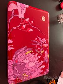 Laptop mini Vivienne Tam da collezione