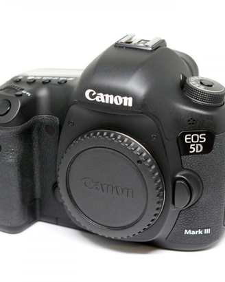 Canon 5D mark III + 3 schede CF 32 e batterie