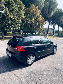 VOLKSWAGEN GOLF 2005