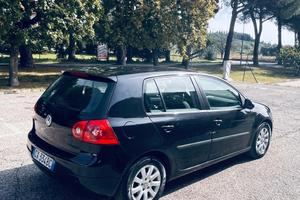VOLKSWAGEN GOLF 2005