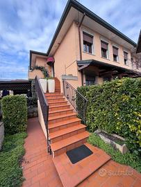 Appartamento di 162 m² con 4 locali e box auto a P
