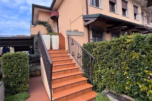 Appartamento di 162 m² con 4 locali e box auto a P