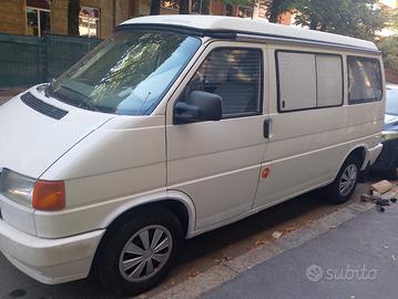 Volkswagen T4 Westfalia 1993 2.4D – Da Restaurare