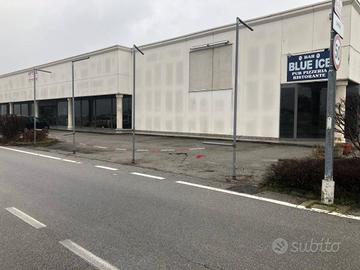 Immobile di 1190 m² con più di 5 locali a Castelle