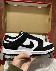 Nike Classic Sneakers Nero e Bianco - EU42