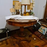 Tavolo antiquariato con sedie