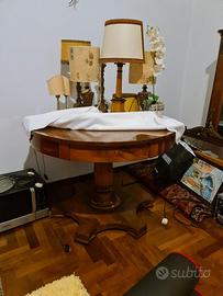 Tavolo antiquariato con sedie