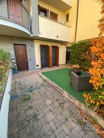 PIANO TERRA CON GIARDINO PRIVATO, TAVERNA E BOX