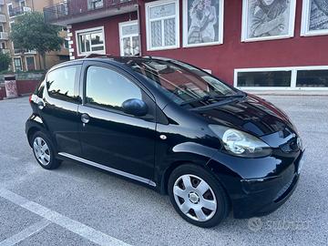 Toyota Aygo nera 5 porte 2007