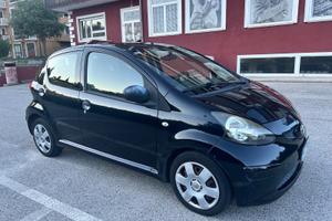 Toyota Aygo nera 5 porte 2007