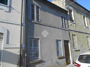 CASA SEMINDIPENDENTE A COMACCHIO