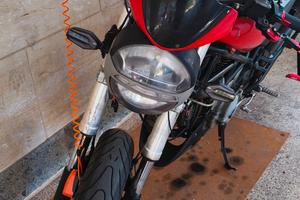 Ducati Monster 750