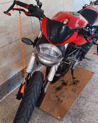 Ducati Monster 750