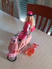 Barbie con Vespa