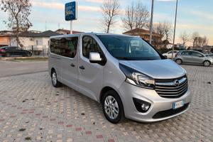 Minivan Opel Vivaro B-turbo 9 posti