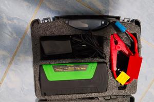 avviatore auto booster