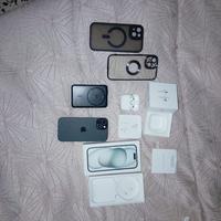 Set iphone 15, air pods 4 con accessori