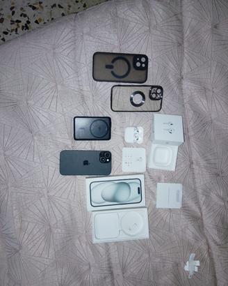 Set iphone 15, air pods 4 con accessori