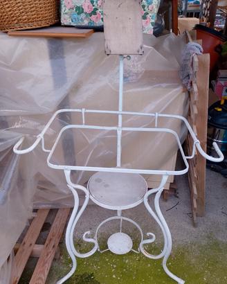 telaio mobile vecchio da bagno