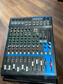 Mixer yamaha MG12XU
