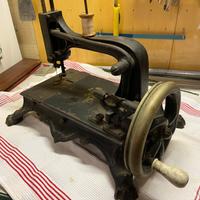 Macchina da cucire in ghisa