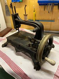 Macchina da cucire in ghisa